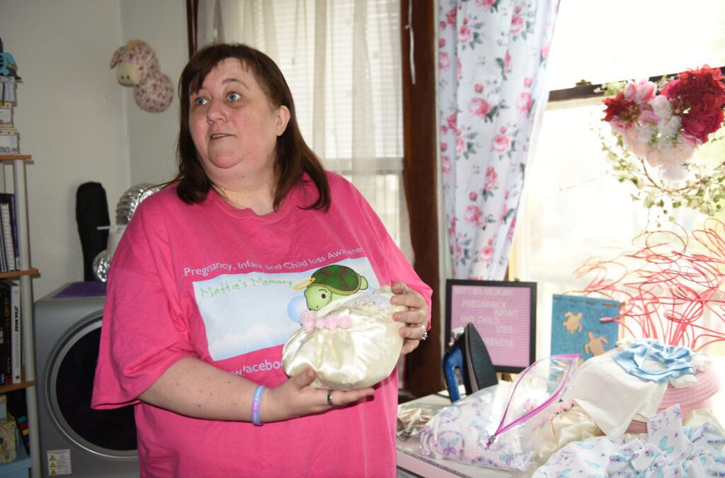 She wanted to bury her stillborn son. But no clothes fit him.